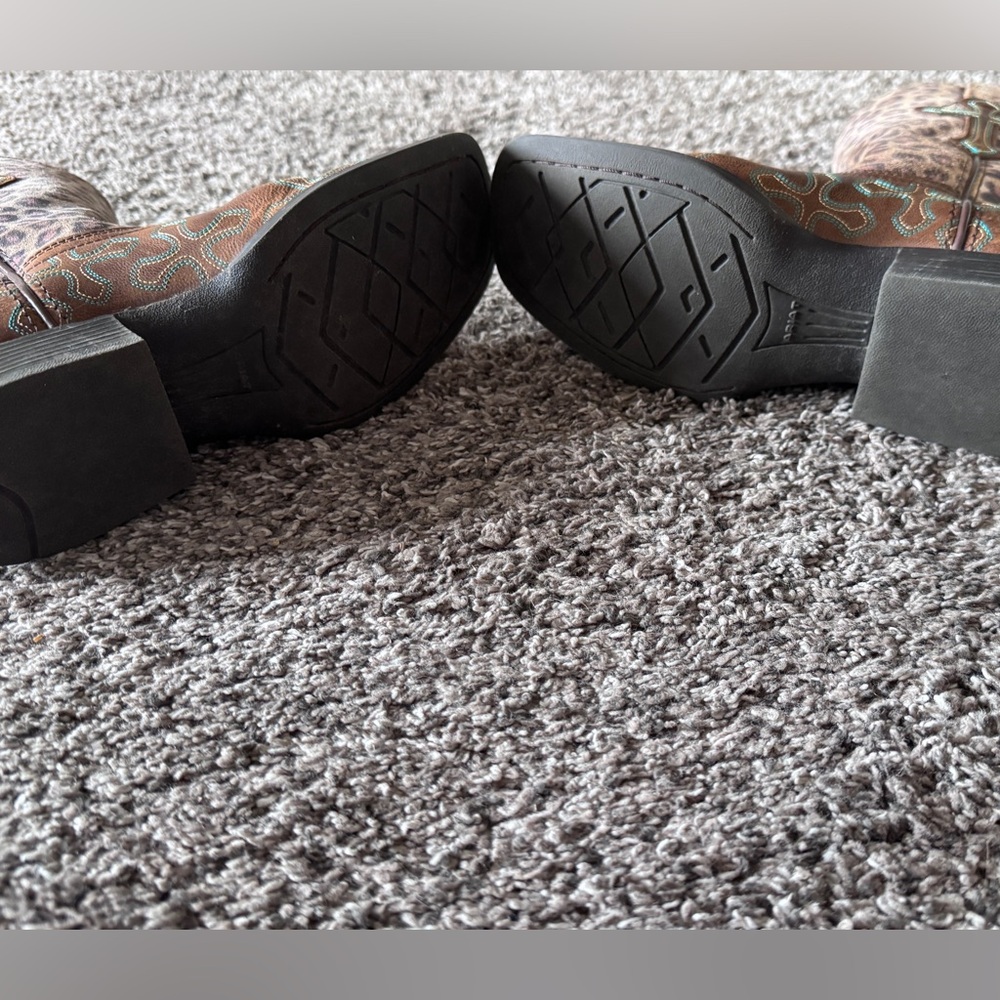 Ariat girls boots, Size 1 Leopard Print and Brown Cowgirl Boots square toe - Picture 7 of 8